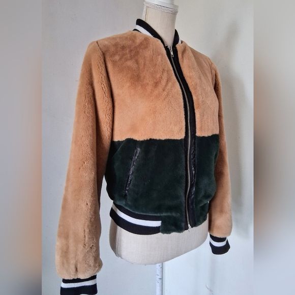 Forever 21 - "Teddy Bear" Soft Short, Fitted Waist & Cuffs Jacket - S - Picture 3 of 9